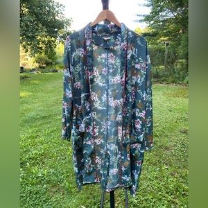 Easel Kimono Size M